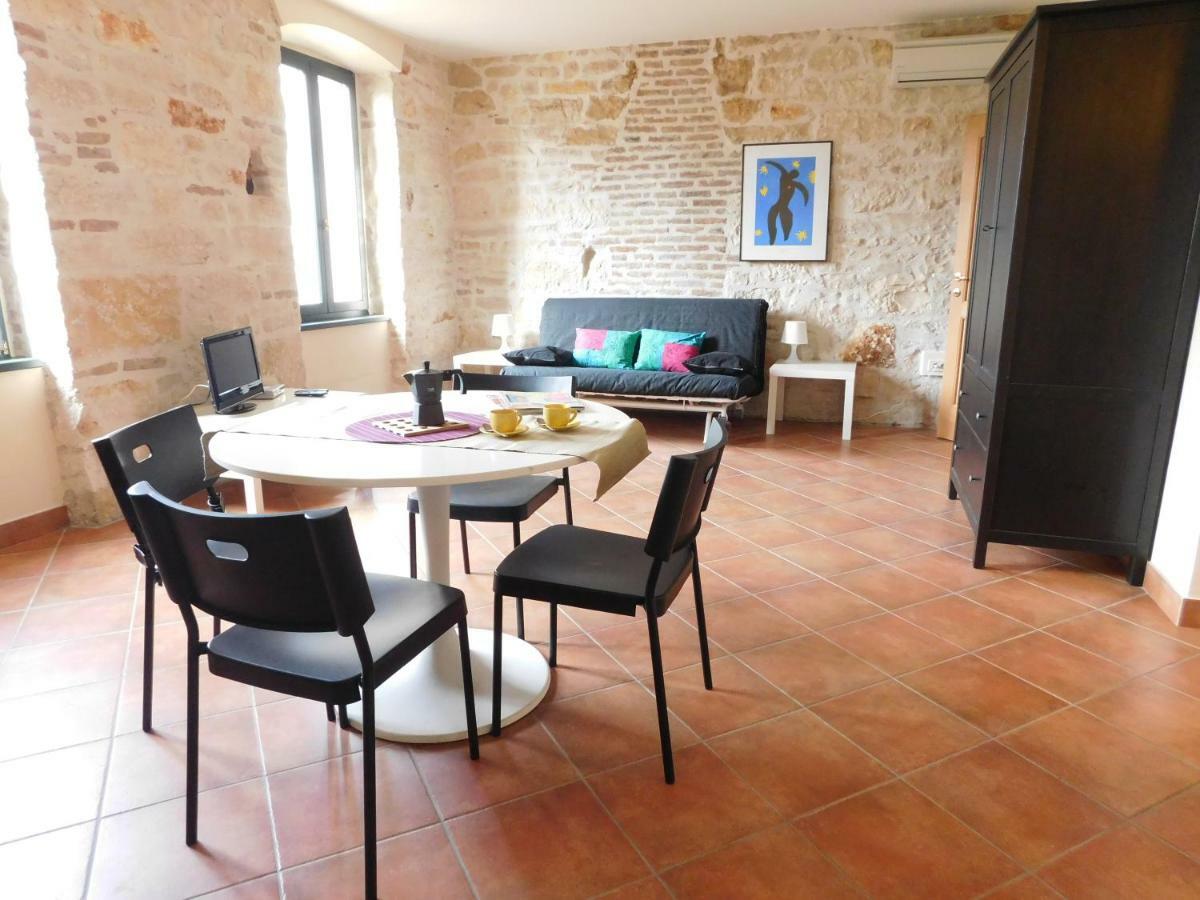 Rovinj'S Flowers Apartments Exteriör bild